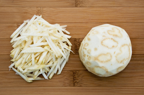 CELERIAC PEELED